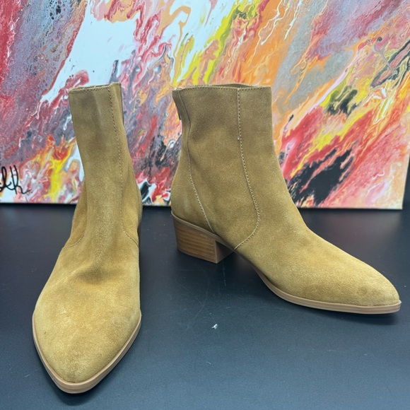 Suede Dolce Vita Avela Booties Camel SZ7 - Picture 3 of 13